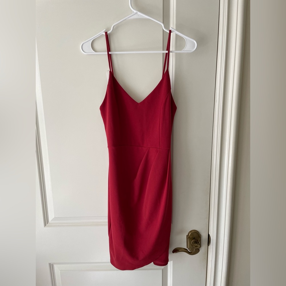 NWT Lulu’s Red/Pink dress - Medium